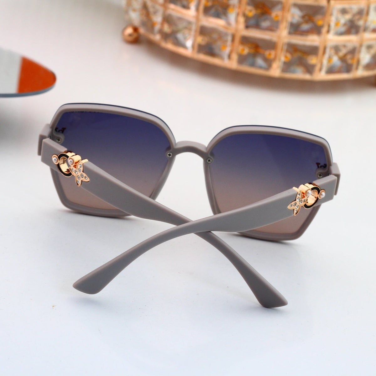 Louis vuitton Oversized Sunglasses with Diamond Flower 0915 Butterfly